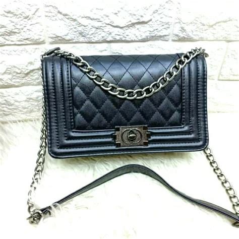 harga chanel boy mini